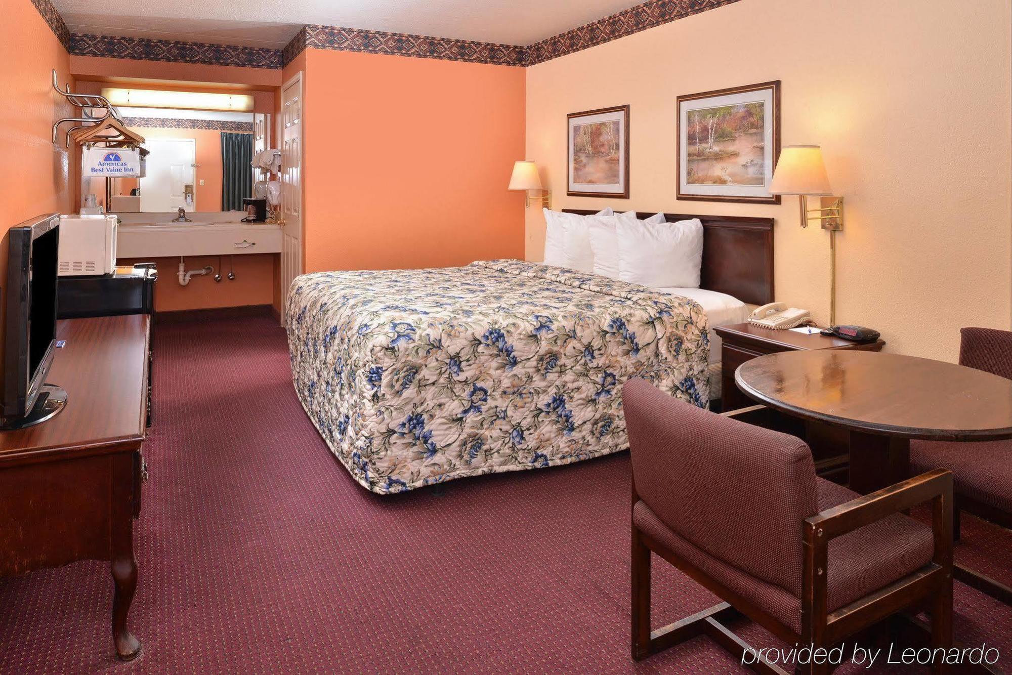 Americas Best Value Inn Ozark Exterior photo